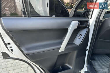 Внедорожник / Кроссовер Toyota Land Cruiser Prado 2020 в 