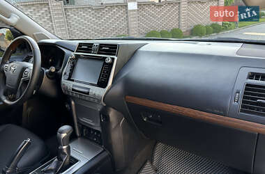Внедорожник / Кроссовер Toyota Land Cruiser Prado 2020 в 