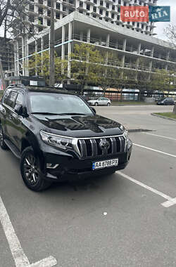 Внедорожник / Кроссовер Toyota Land Cruiser Prado 2018 в Киеве