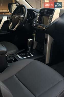 Внедорожник / Кроссовер Toyota Land Cruiser Prado 2013 в Днепре