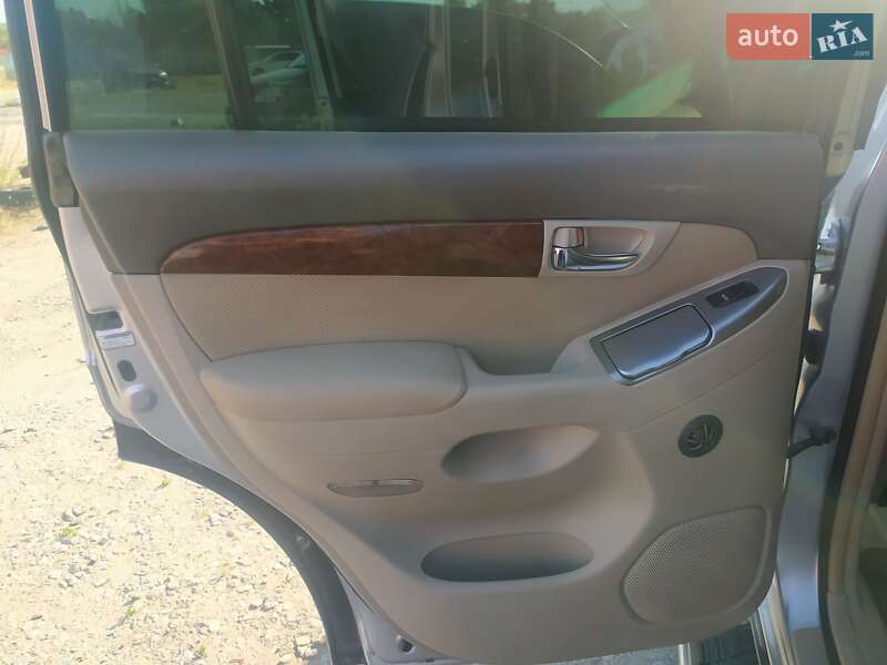 Позашляховик / Кросовер Toyota Land Cruiser Prado 2005 в Запоріжжі