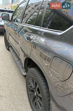 Внедорожник / Кроссовер Toyota Land Cruiser Prado 2021 в 