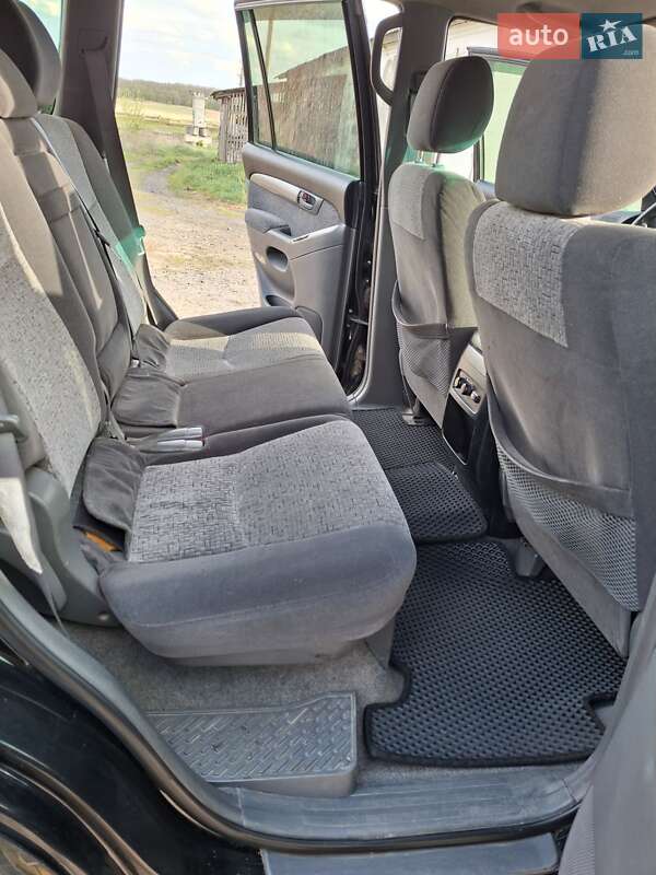 Внедорожник / Кроссовер Toyota Land Cruiser Prado 2005 в Краснокутске