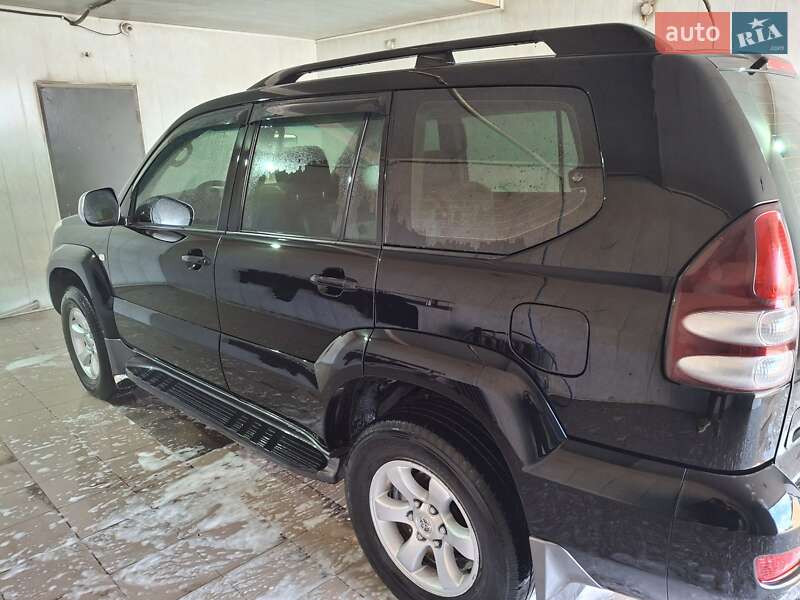 Внедорожник / Кроссовер Toyota Land Cruiser Prado 2005 в Краснокутске