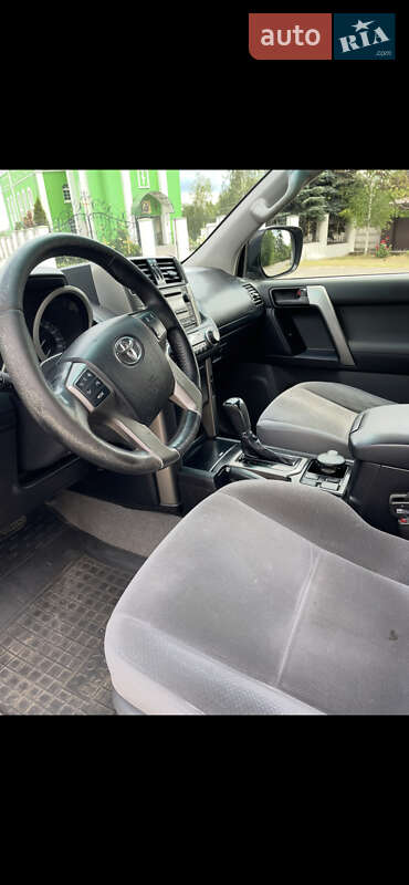 Позашляховик / Кросовер Toyota Land Cruiser Prado 2013 в Кривому Розі
