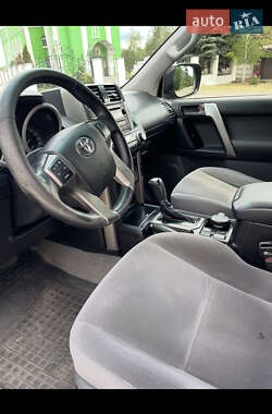 Внедорожник / Кроссовер Toyota Land Cruiser Prado 2013 в 