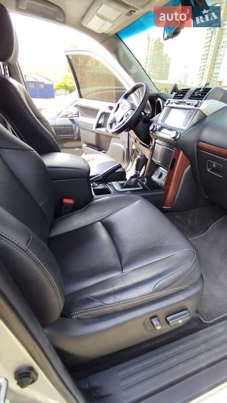 Внедорожник / Кроссовер Toyota Land Cruiser Prado 2017 в Киеве