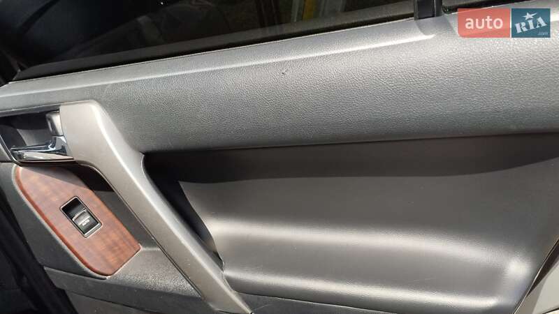 Внедорожник / Кроссовер Toyota Land Cruiser Prado 2017 в Киеве