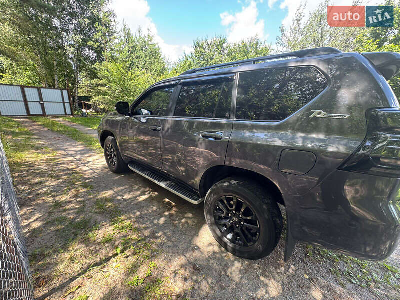 Позашляховик / Кросовер Toyota Land Cruiser Prado 2022 в Києві