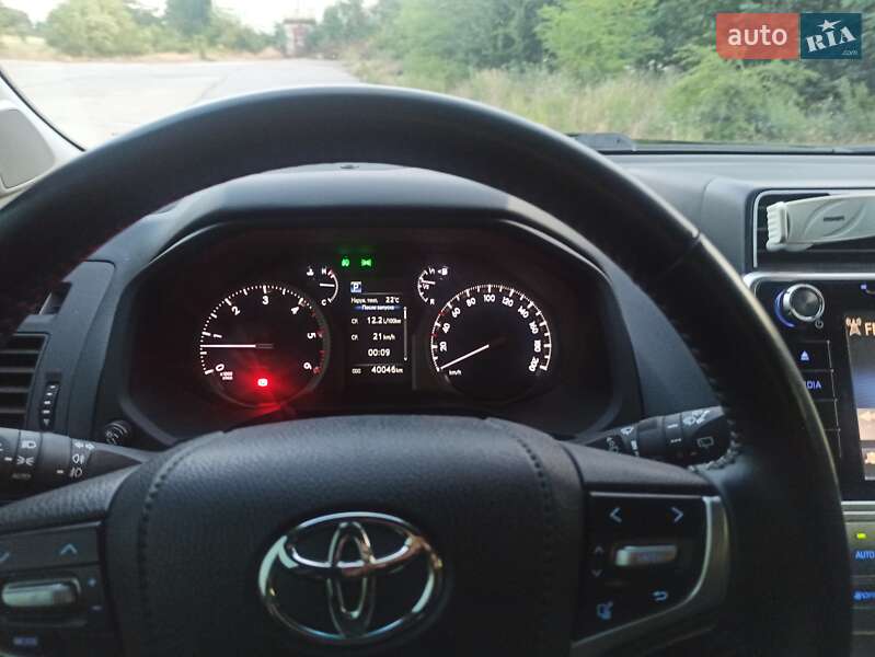 Позашляховик / Кросовер Toyota Land Cruiser Prado 2020 в Южноукраїнську