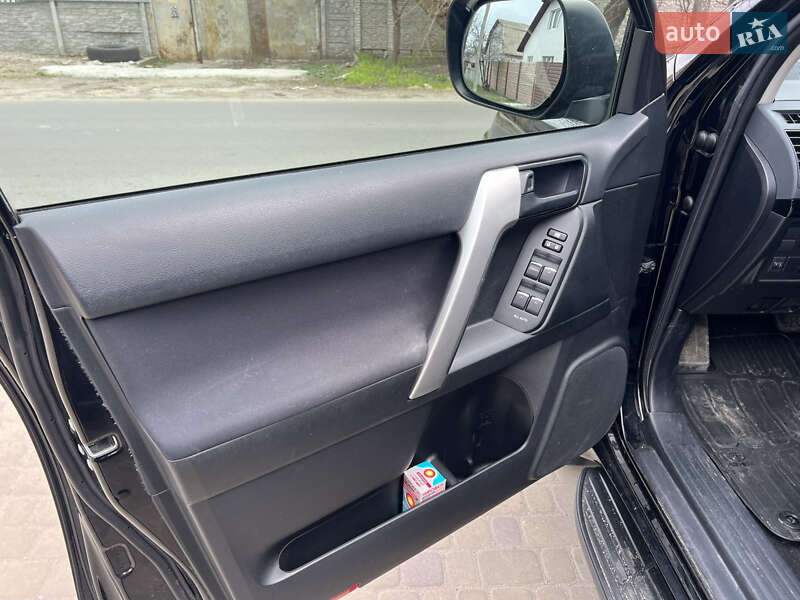 Внедорожник / Кроссовер Toyota Land Cruiser Prado 2019 в Днепре фото 11 Внедорожник / Кроссовер Toyota Land Cruiser Prado 2019 в Днепре
