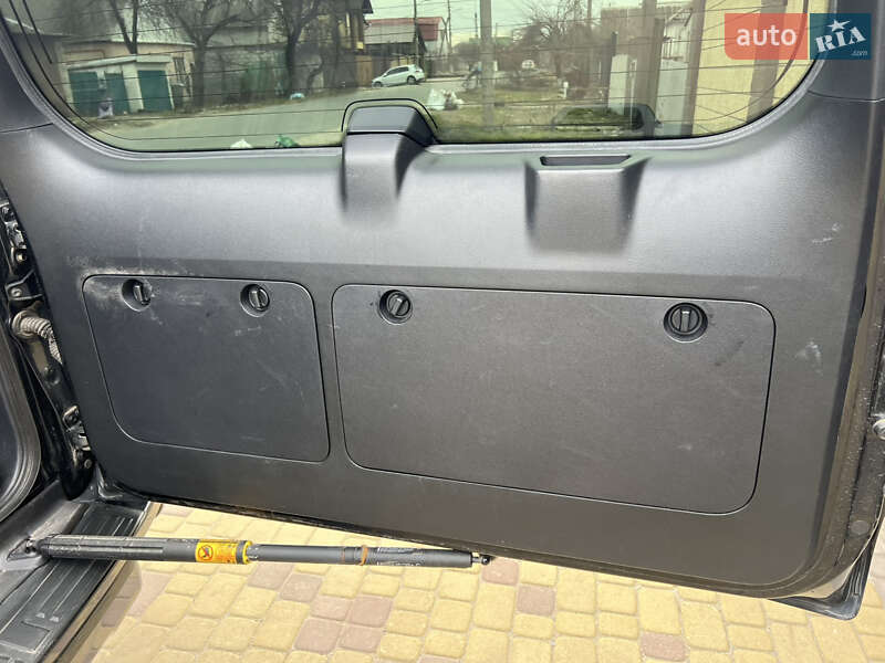 Внедорожник / Кроссовер Toyota Land Cruiser Prado 2019 в Днепре фото 19 Внедорожник / Кроссовер Toyota Land Cruiser Prado 2019 в Днепре