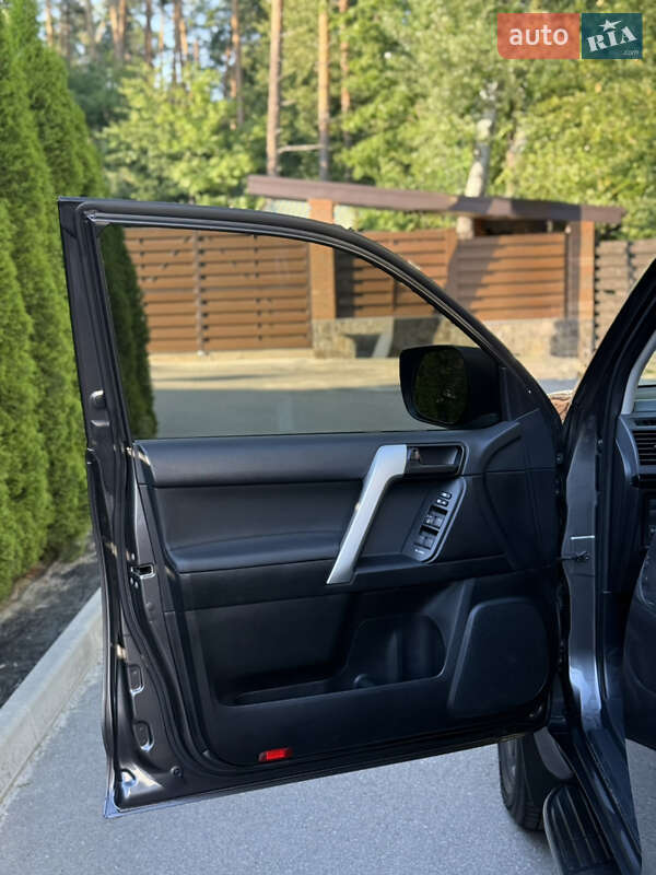 Внедорожник / Кроссовер Toyota Land Cruiser Prado 2019 в Киеве