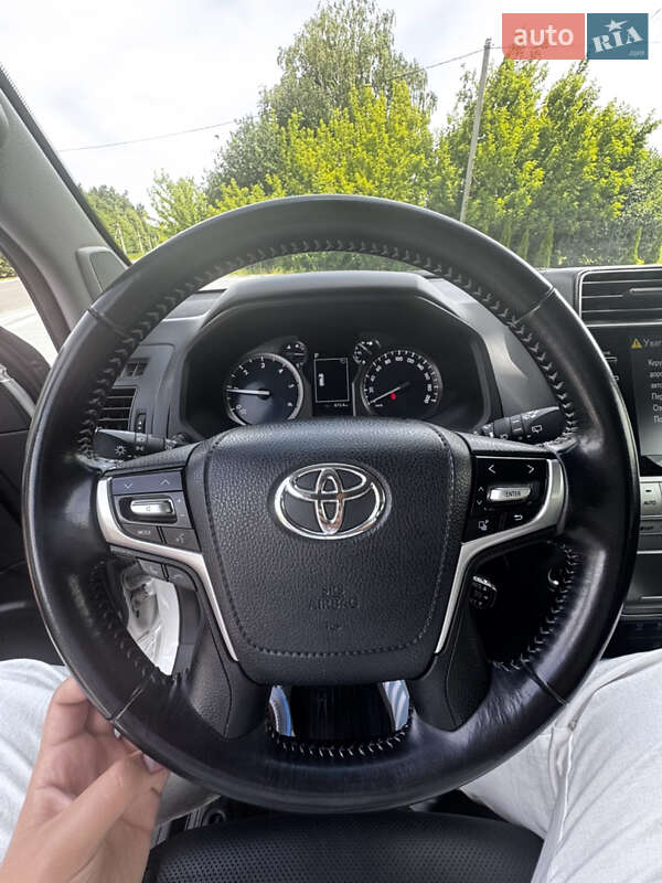 Внедорожник / Кроссовер Toyota Land Cruiser Prado 2022 в Тернополе