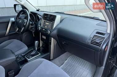 Позашляховик / Кросовер Toyota Land Cruiser Prado 2013 в 