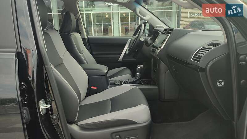 Позашляховик / Кросовер Toyota Land Cruiser Prado 2023 в Києві