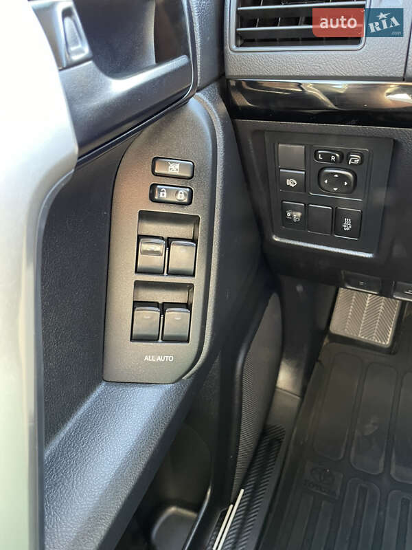 Внедорожник / Кроссовер Toyota Land Cruiser Prado 2019 в Полтаве