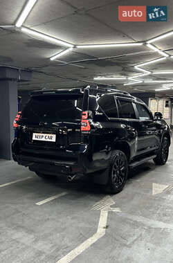 Внедорожник / Кроссовер Toyota Land Cruiser Prado 2021 в 