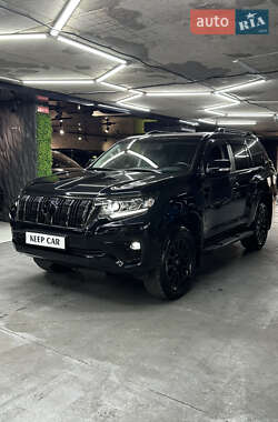 Внедорожник / Кроссовер Toyota Land Cruiser Prado 2021 в 
