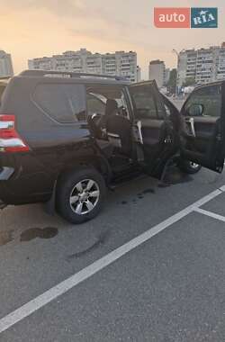 Позашляховик / Кросовер Toyota Land Cruiser Prado 2014 в 