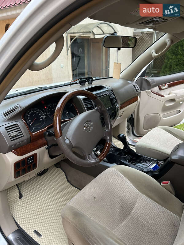 Позашляховик / Кросовер Toyota Land Cruiser Prado 2004 в Іршаві
