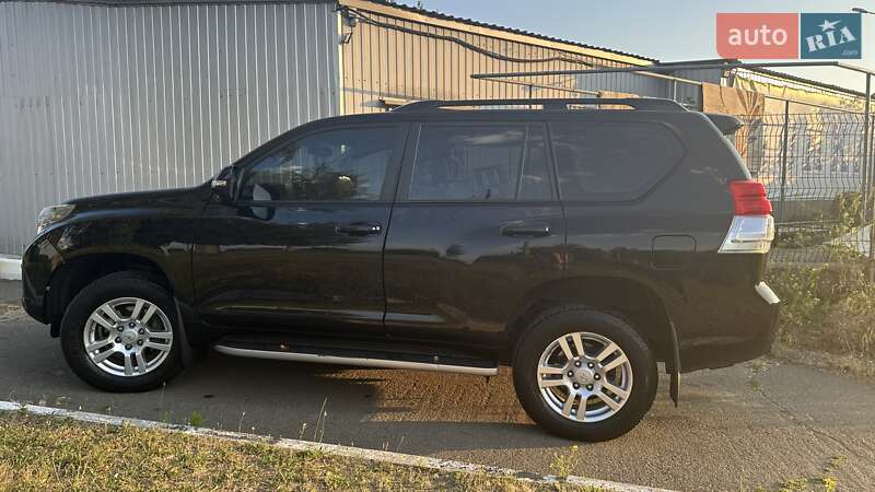 Позашляховик / Кросовер Toyota Land Cruiser Prado 2013 в Києві