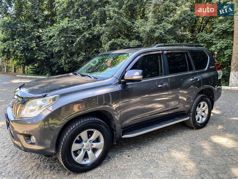 Внедорожник / Кроссовер Toyota Land Cruiser Prado 2011 в Черновцах