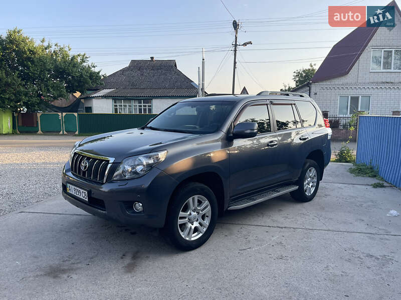 Внедорожник / Кроссовер Toyota Land Cruiser Prado 2010 в Згуровке
