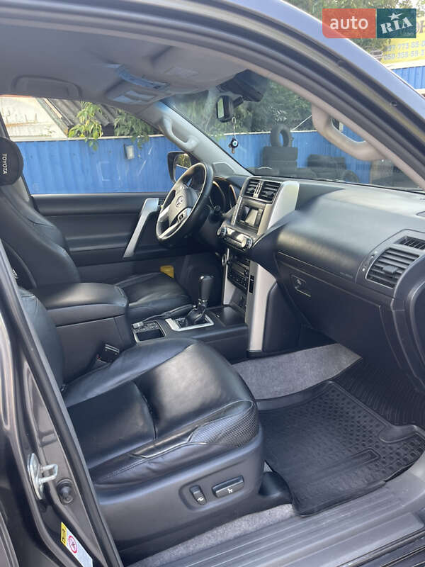 Внедорожник / Кроссовер Toyota Land Cruiser Prado 2010 в Згуровке