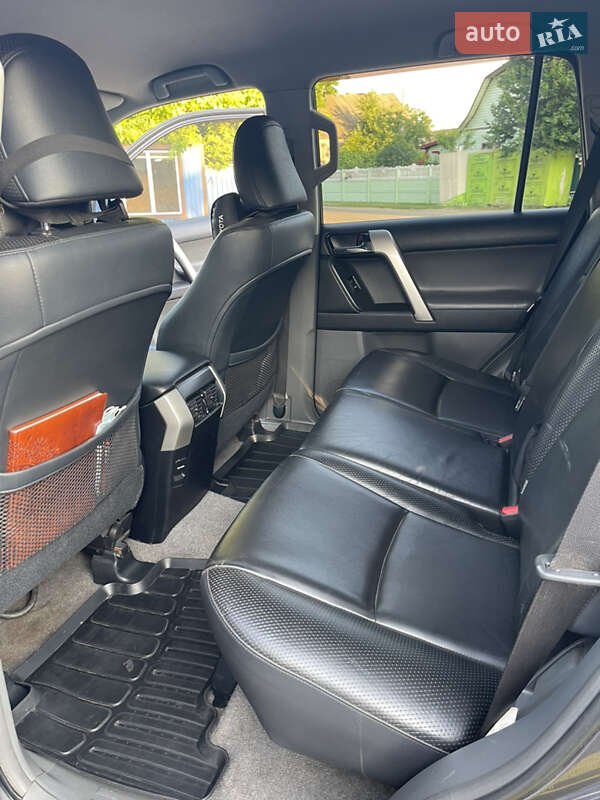 Внедорожник / Кроссовер Toyota Land Cruiser Prado 2010 в Згуровке