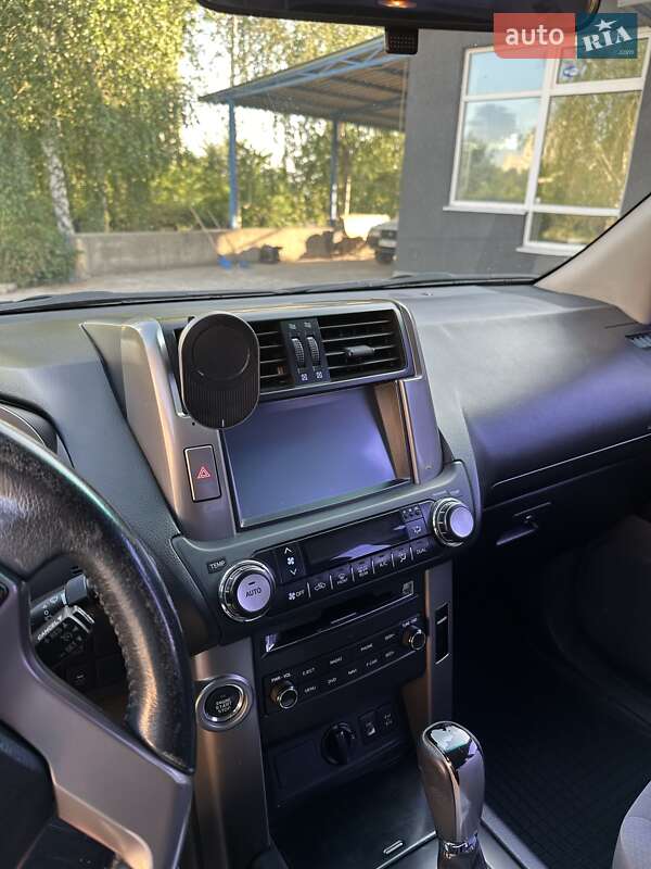 Внедорожник / Кроссовер Toyota Land Cruiser Prado 2013 в Южноукраинске