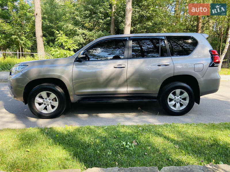 Позашляховик / Кросовер Toyota Land Cruiser Prado 2018 в Києві