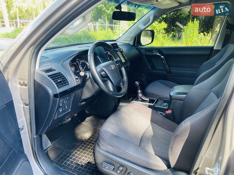Позашляховик / Кросовер Toyota Land Cruiser Prado 2018 в Києві