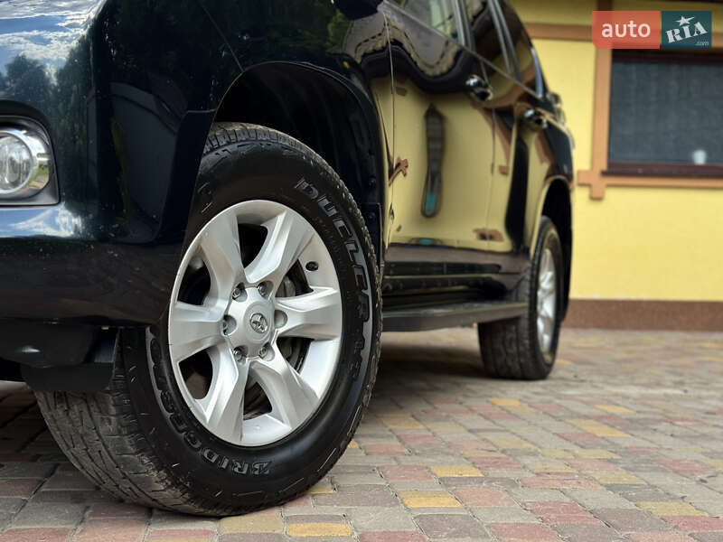 Позашляховик / Кросовер Toyota Land Cruiser Prado 2012 в Києві