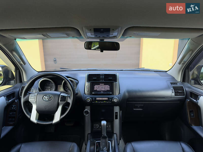 Позашляховик / Кросовер Toyota Land Cruiser Prado 2012 в Києві