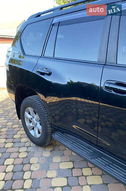 Внедорожник / Кроссовер Toyota Land Cruiser Prado 2012 в 