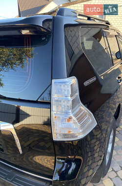 Внедорожник / Кроссовер Toyota Land Cruiser Prado 2012 в 