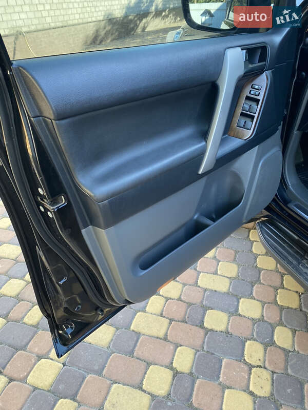Внедорожник / Кроссовер Toyota Land Cruiser Prado 2012 в Хмельнике