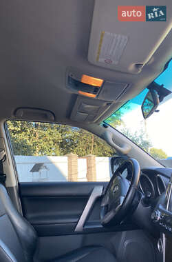 Внедорожник / Кроссовер Toyota Land Cruiser Prado 2012 в 