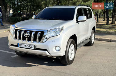 Позашляховик / Кросовер Toyota Land Cruiser Prado 2017 в 