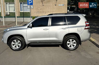 Позашляховик / Кросовер Toyota Land Cruiser Prado 2017 в 