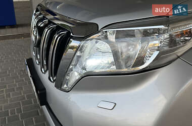 Позашляховик / Кросовер Toyota Land Cruiser Prado 2017 в 
