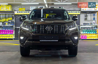 Внедорожник / Кроссовер Toyota Land Cruiser Prado 2021 в Черновцах