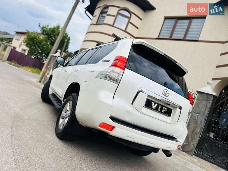 Позашляховик / Кросовер Toyota Land Cruiser Prado 2012 в Нижній Апші