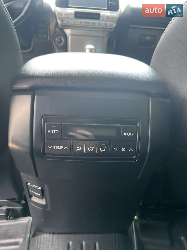 Внедорожник / Кроссовер Toyota Land Cruiser Prado 2019 в Кропивницком фото 14 Внедорожник / Кроссовер Toyota Land Cruiser Prado 2019 в Кропивницком