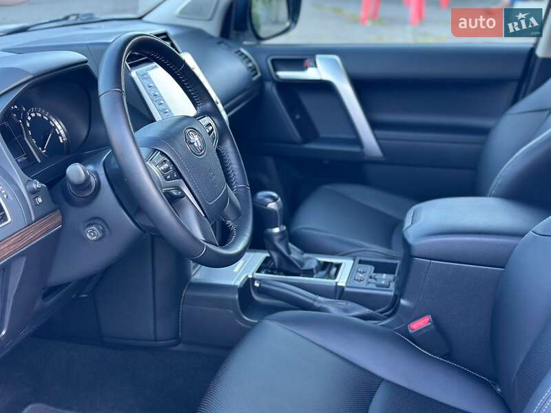 Внедорожник / Кроссовер Toyota Land Cruiser Prado 2021 в Днепре