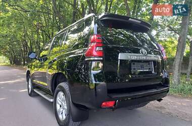 Позашляховик / Кросовер Toyota Land Cruiser Prado 2019 в 