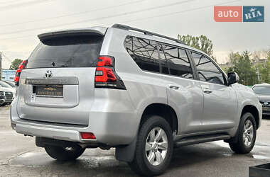 Позашляховик / Кросовер Toyota Land Cruiser Prado 2019 в  фото 10 Позашляховик / Кросовер Toyota Land Cruiser Prado 2019 в