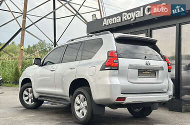Позашляховик / Кросовер Toyota Land Cruiser Prado 2019 в  фото 4 Позашляховик / Кросовер Toyota Land Cruiser Prado 2019 в