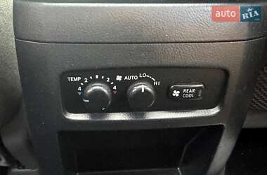 Внедорожник / Кроссовер Toyota Land Cruiser Prado 2004 в 